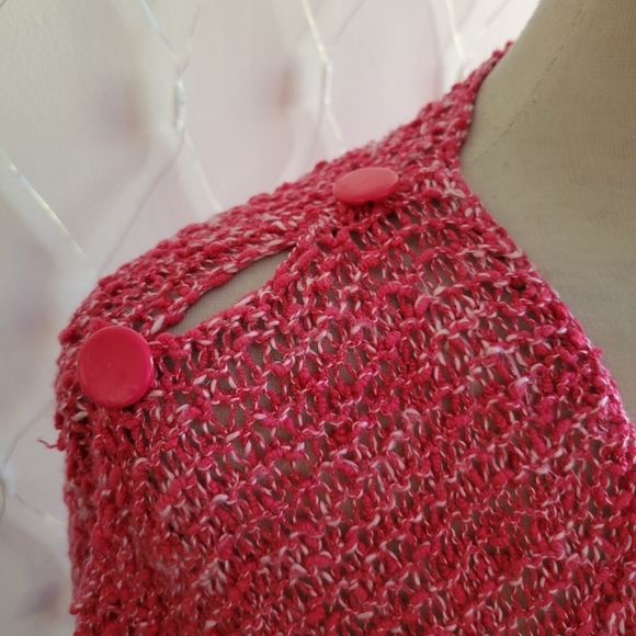 Vintage Knit Top • Hot Pink • Labeless • Loose Knit • See-Through •Mediu… - Picture 2 of 4